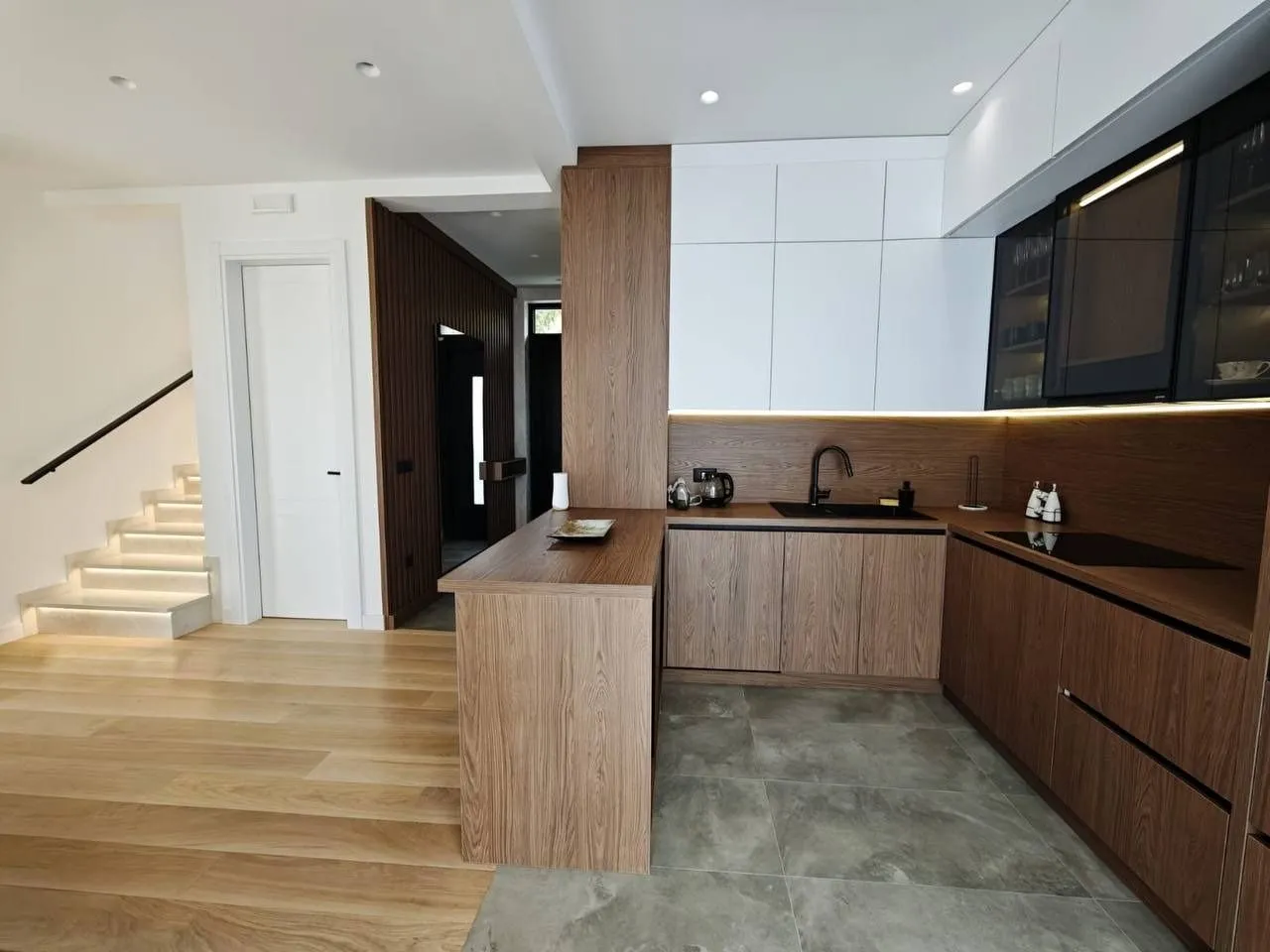 Rent, house, 190m², Krimovica, Kotor