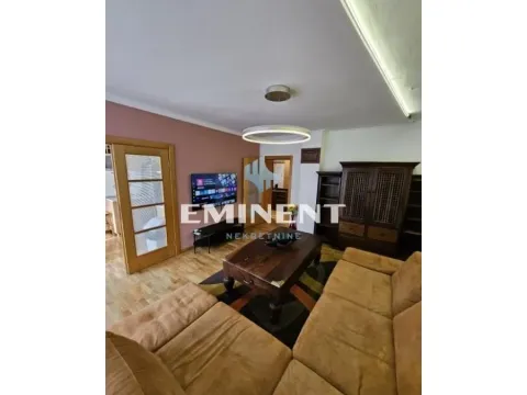 Izdavanje, trosoban stan, 80m², Stari Grad, Beograd