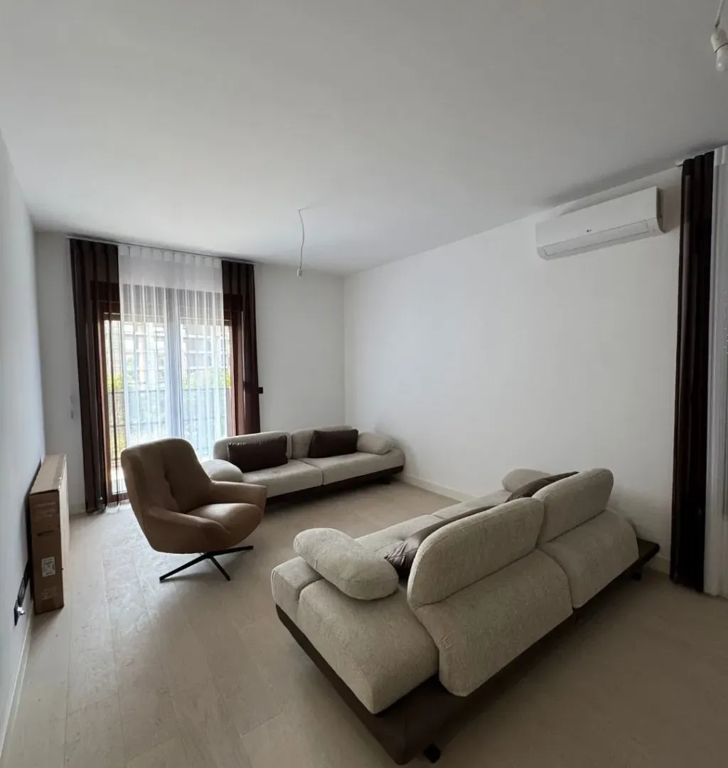 Izdavanje, jednosoban stan, 53m², Podgorica, Crna Gora