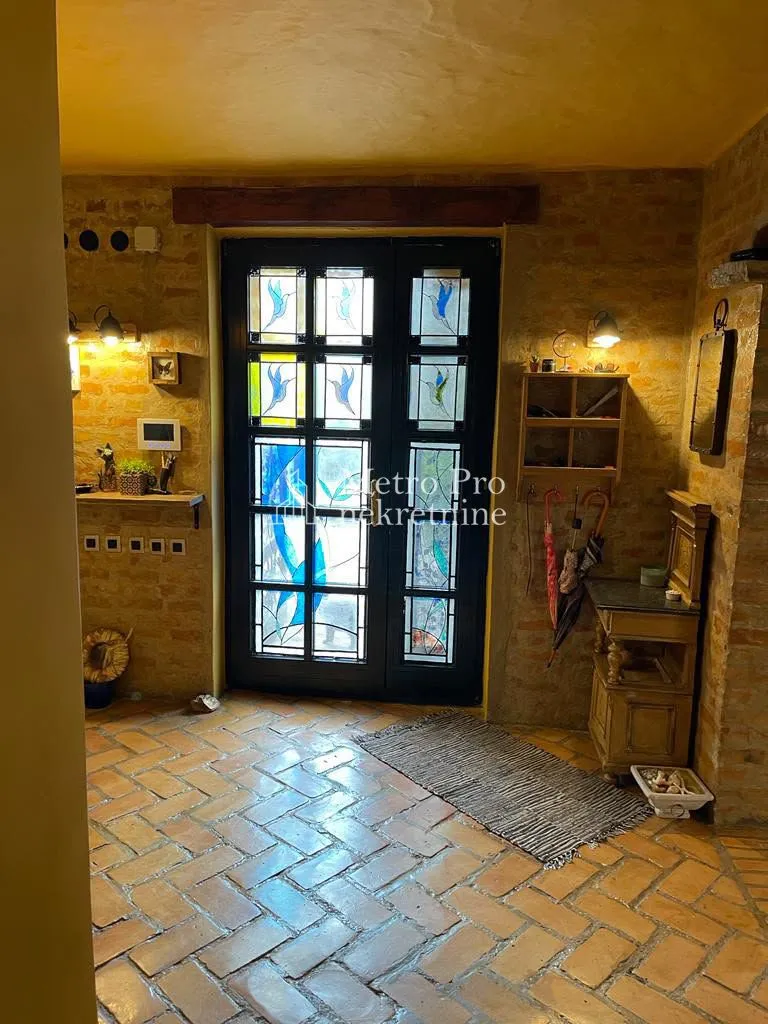 Prodaja, kuća, 360m², Autokomanda, Voždovac Sve Podlokacije