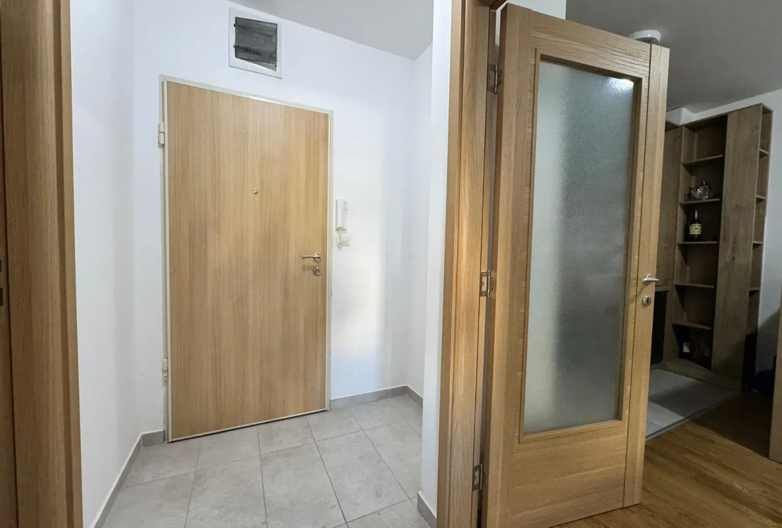 Prodaja, jednosoban stan, 45m², Stari Aerodrom, Podgorica