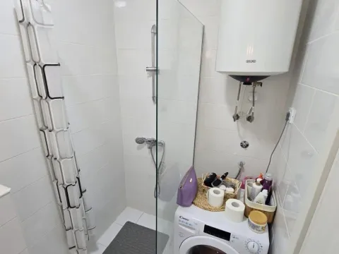 Prodaja, jednosoban stan, 46m², Stari Aerodrom, Podgorica - image 10
