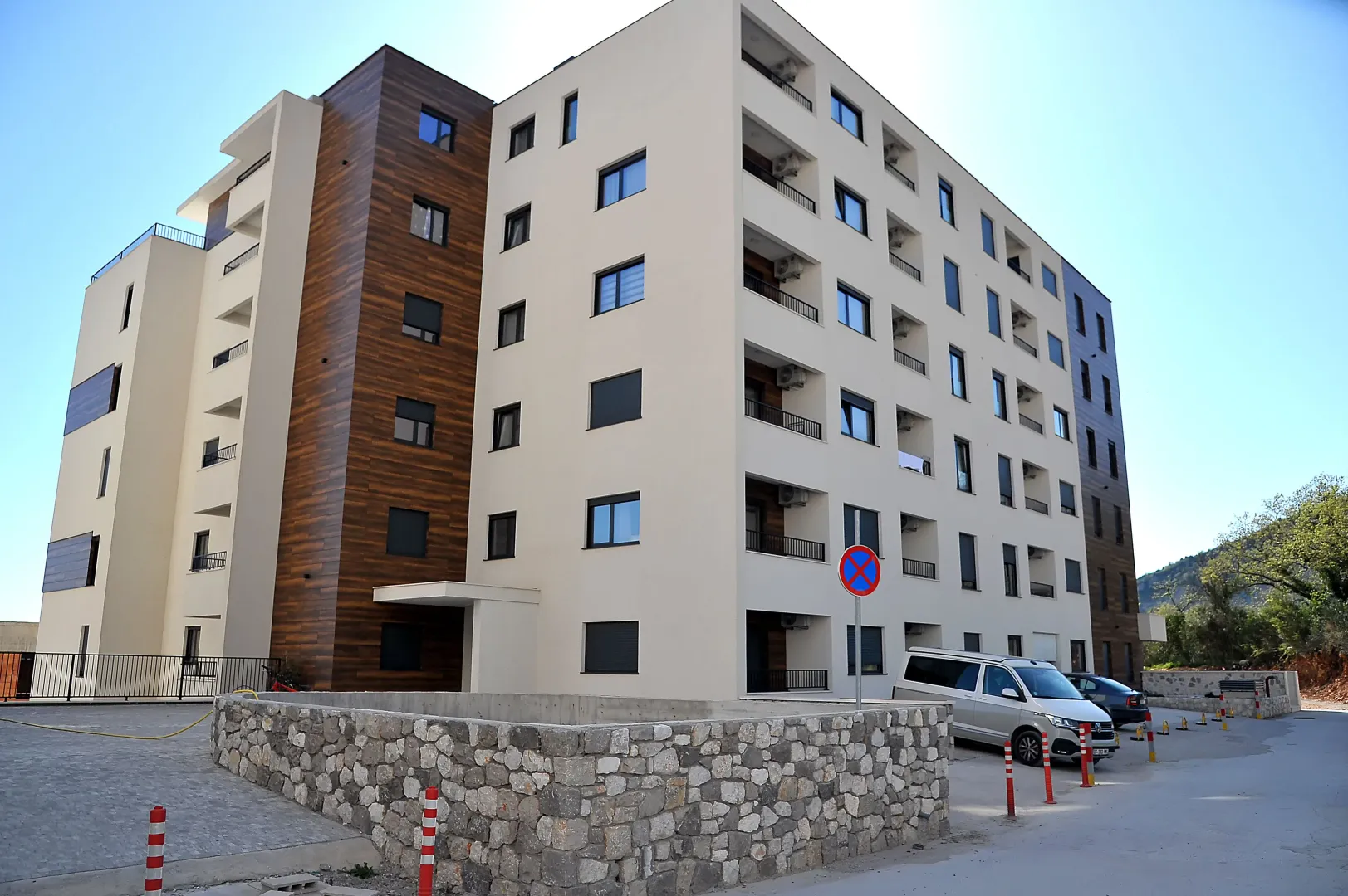 Rent, one bedroom apartment, 50m², Bečići, Budva