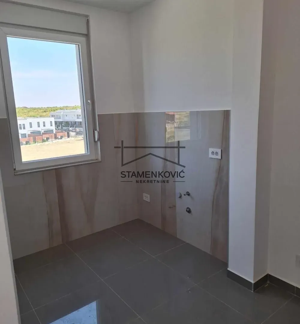 Prodaja, četvorosoban stan, 85m², Mišeluk, Petrovaradin