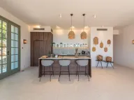 Prodaja, četvorosoban stan, 2000m2, Trebešin, Herceg Novi