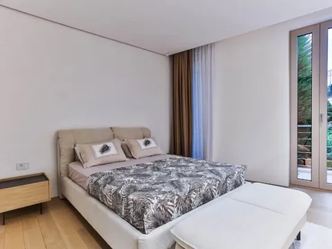 Prodaja, dvosoban stan, 182m², Budva, Crna Gora - image 9