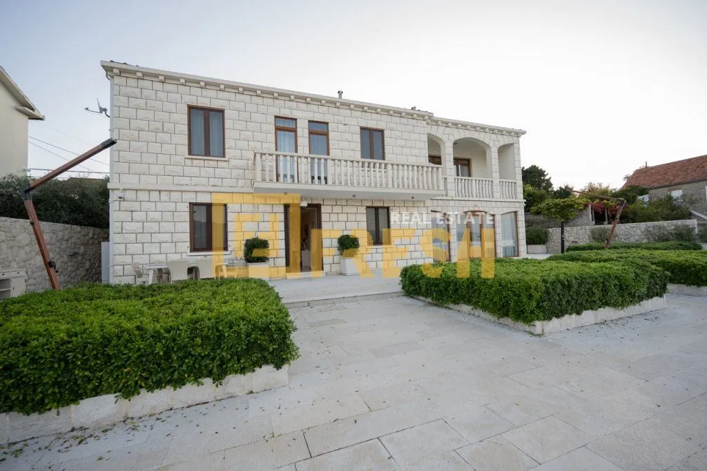 Prodaja, kuća, 300m², Tivat, Crna Gora