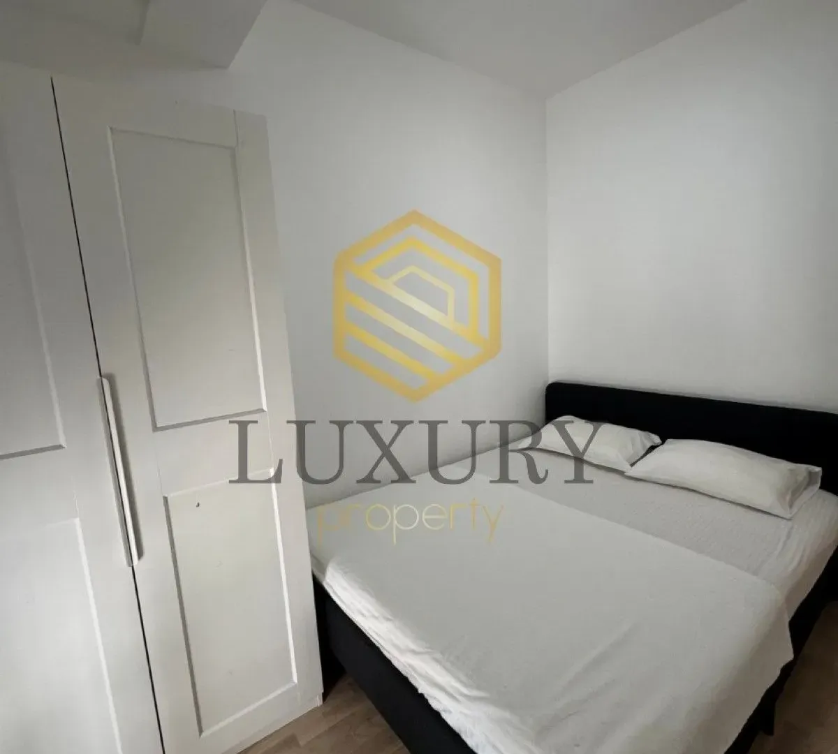 Izdavanje, jednosoban stan, 45m², Centar, Podgorica