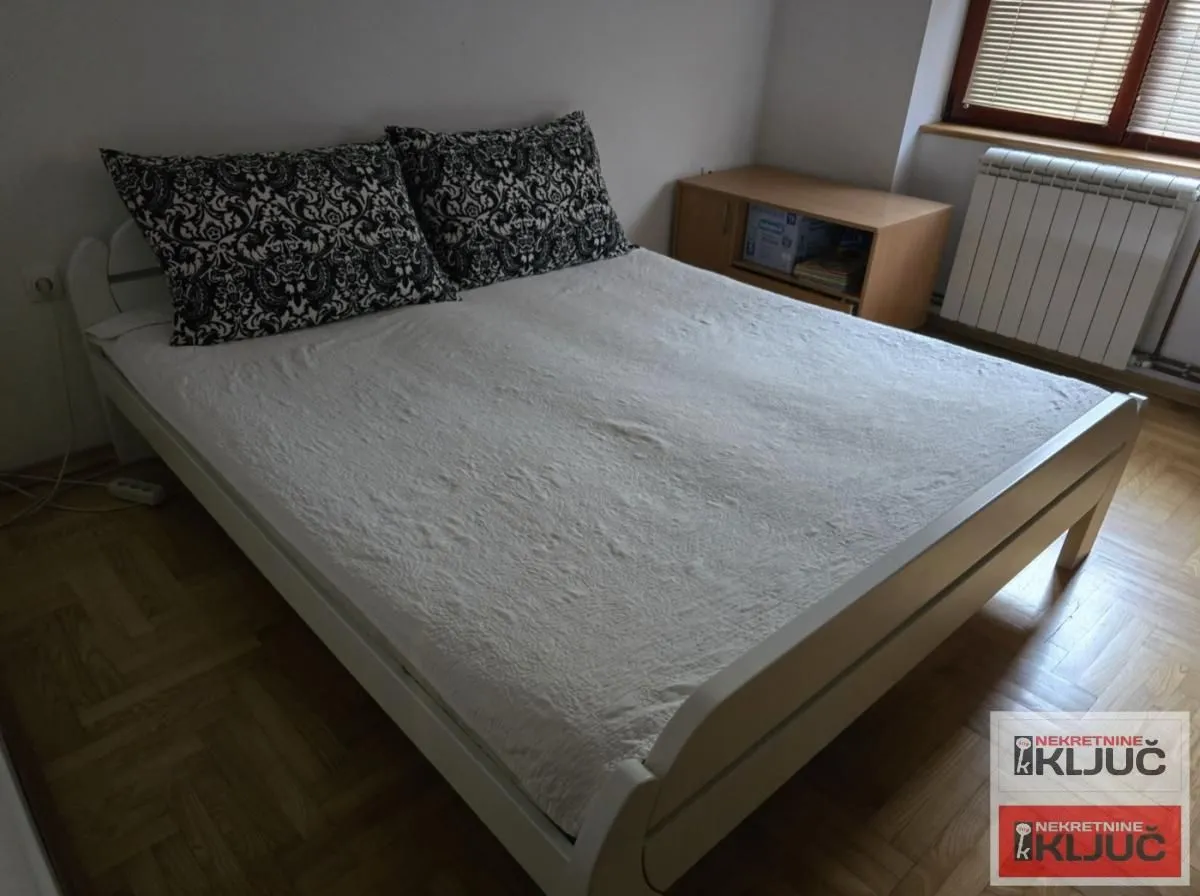 Izdavanje, kuća, 250m², Sajmište, Novi Sad