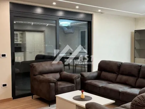 Izdavanje, četvorosoban stan, 165m², Sremska Kamenica, Petrovaradin - image 3