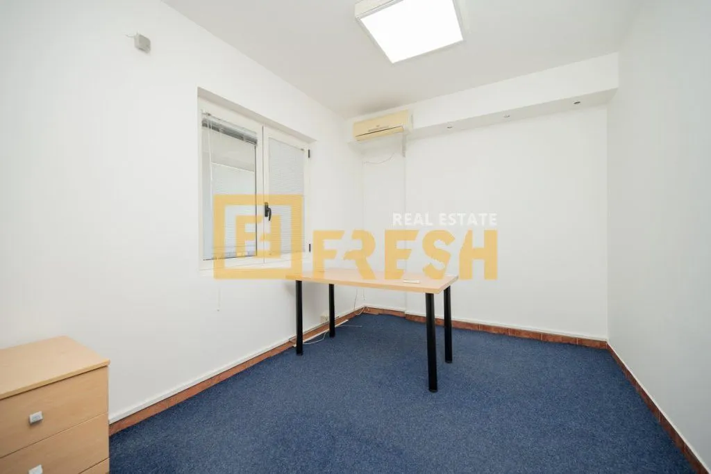 Rent, office space, 1000m², Centar, Podgorica