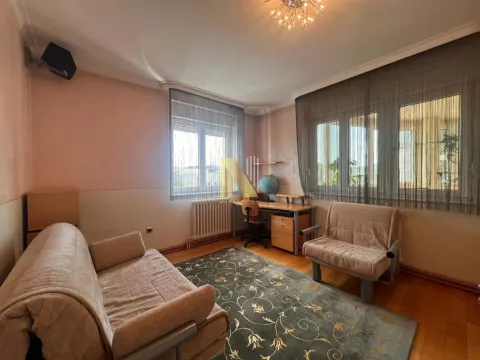 Izdavanje, četvorosoban stan, 148m², Stari grad, Novi Sad - image 4