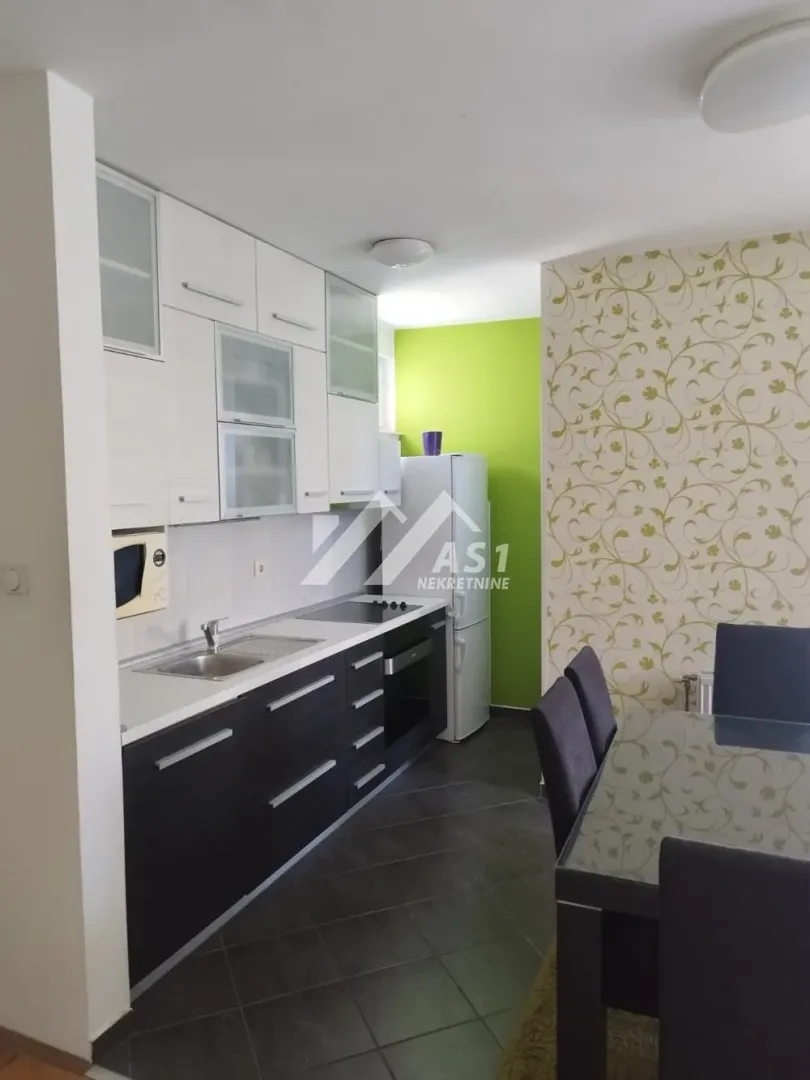 Izdavanje, dvosoban stan, 55m², Novo naselje, Novi Sad