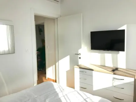 Prodaja, jednosoban stan, 46m², Centar, Bar - image 9