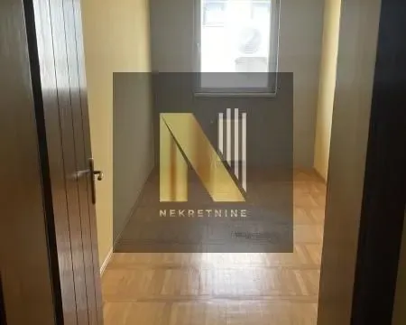 Izdavanje, poslovni prostor, 250m², Rumenka, Novi Sad Sve Podlokacije - image 4