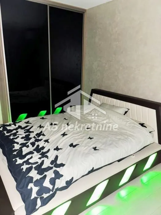 Izdavanje, stan, 160m², Filmski Grad, Beograd