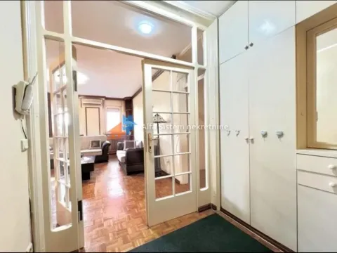 Rent, four bedroom apartment, 118m², Kalenić Pijaca, Vračar Sve Podlokacije - image 9