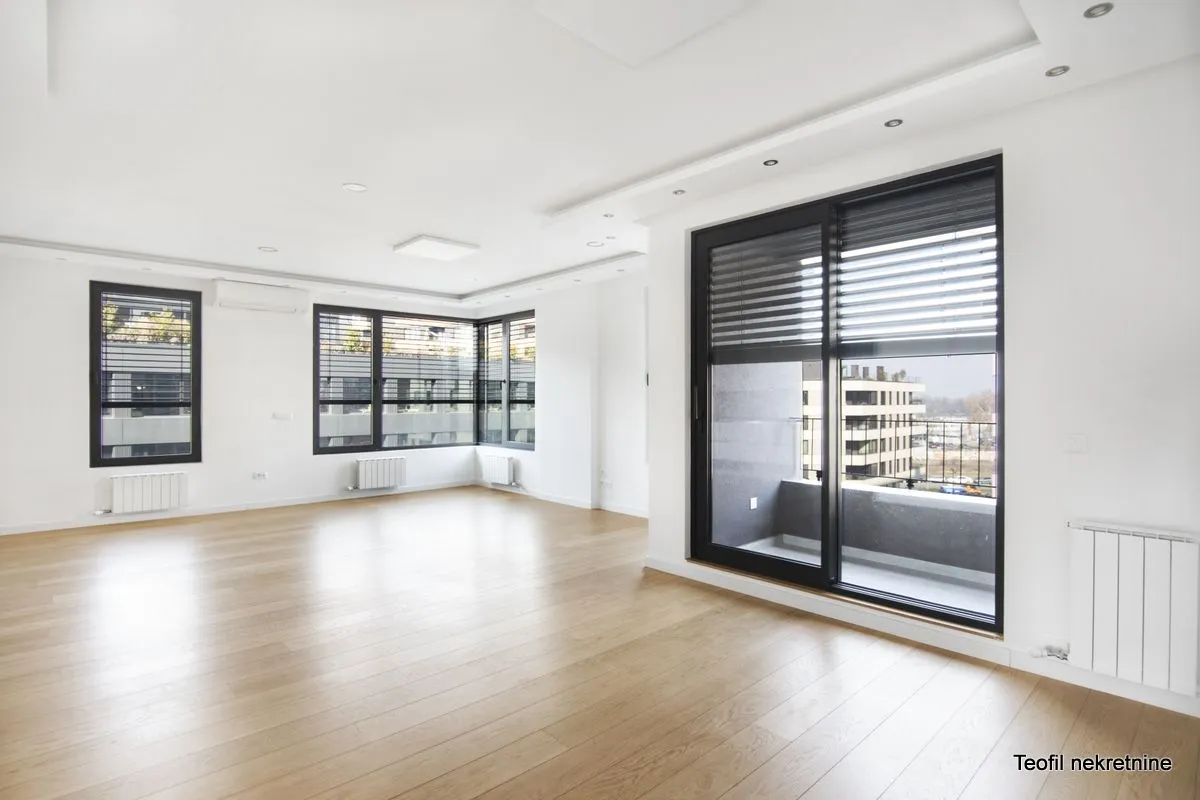 Izdavanje, četvorosoban stan, 122m², Stari Grad, Beograd