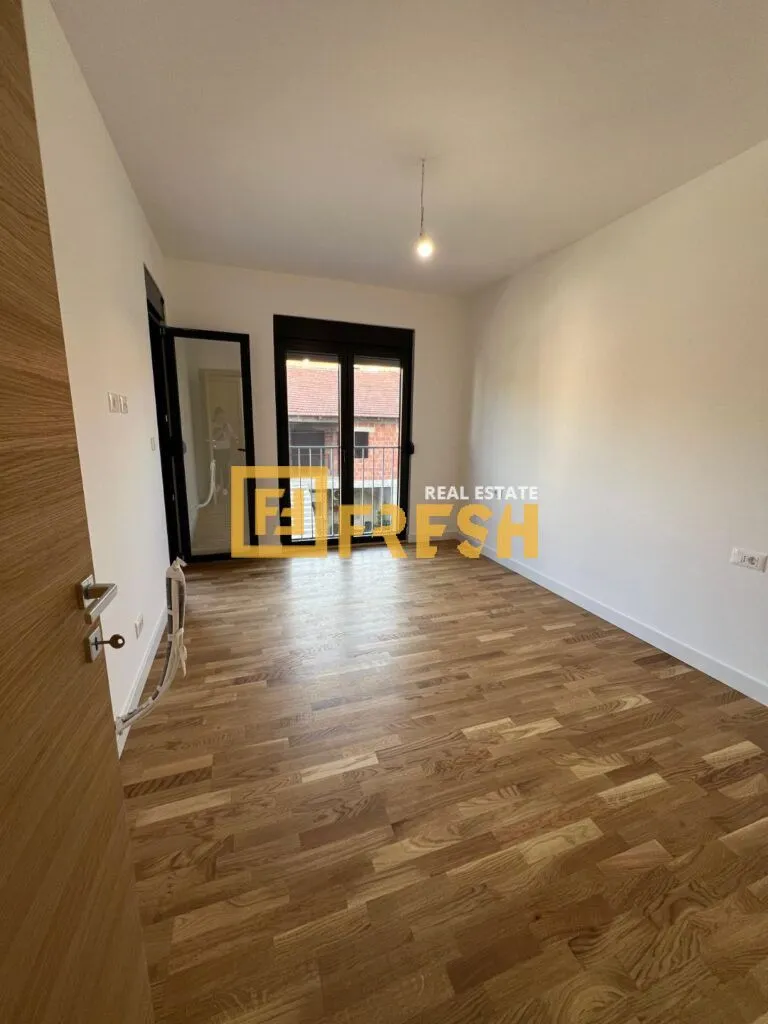 Izdavanje, dvosoban stan, 65m², Cetinje, Crna Gora