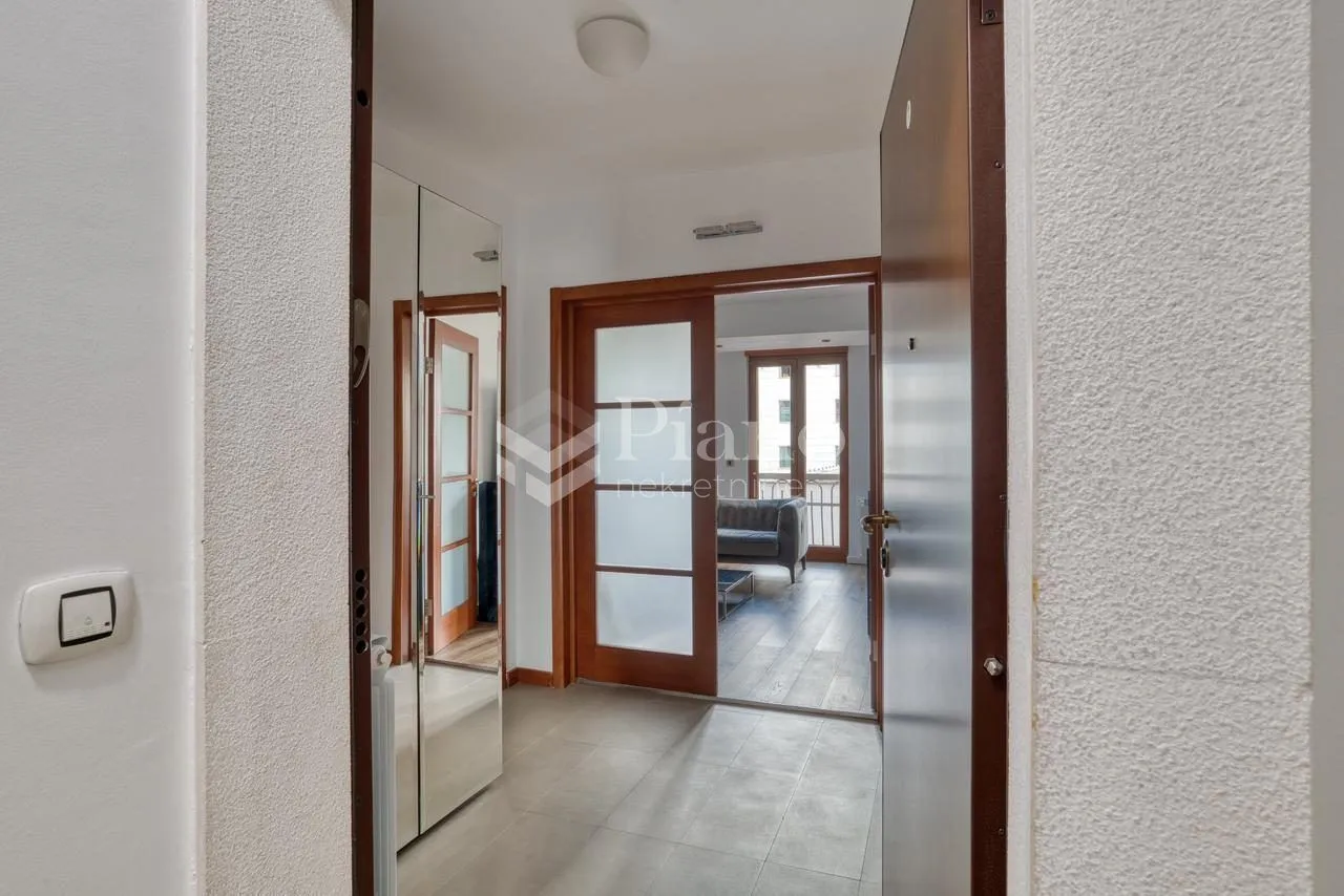 Rent, two bedroom apartment, 90m², Centar, Podgorica
