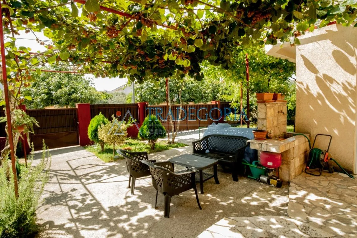 Prodaja, kuća, 180m², Bar, Crna Gora