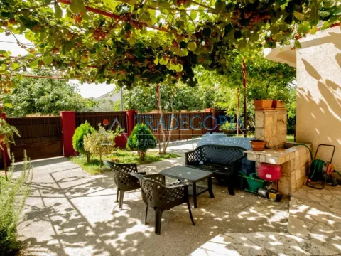Prodaja, kuća, 180m², Bar, Crna Gora - image 17