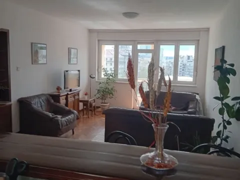 Izdavanje, dvosoban stan, 75m2, Savski Venac, Beograd