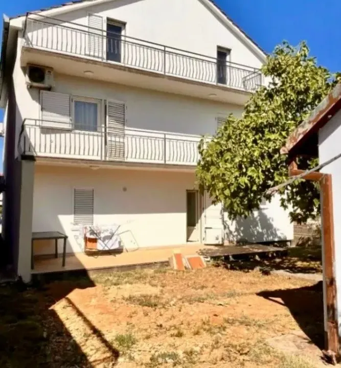 Rent, five bedroom apartment, 170m², Stari Aerodrom, Podgorica