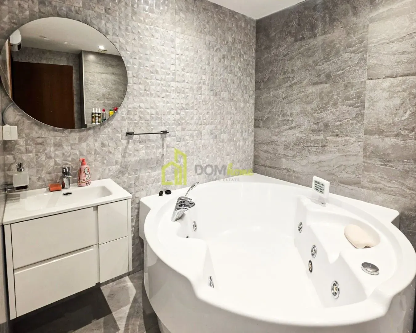 Rent, three bedroom apartment, 200m², Gorica C, Podgorica
