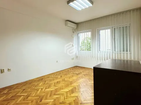 Rent, apartment, 33m², Centar, Podgorica - image 2