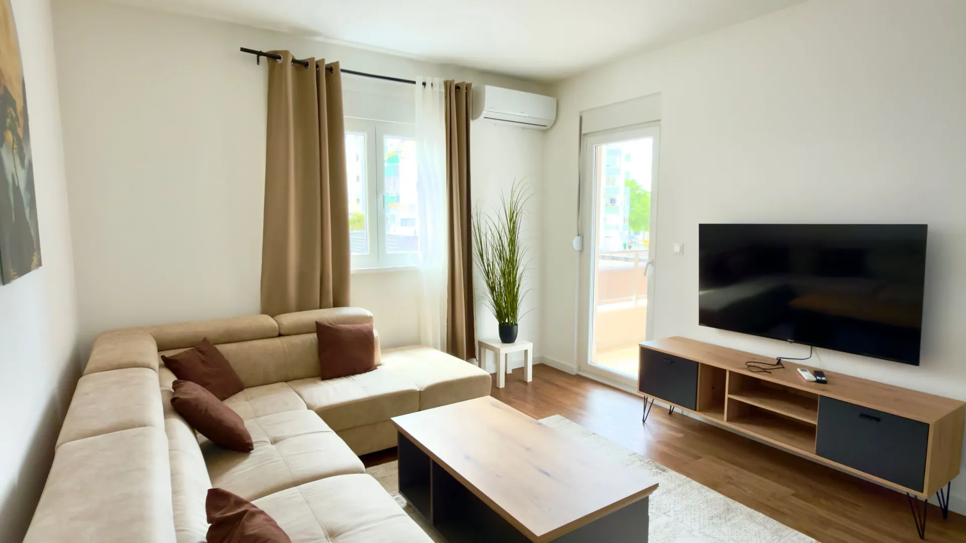 Izdavanje, jednosoban stan, 45m², Stari Aerodrom, Podgorica