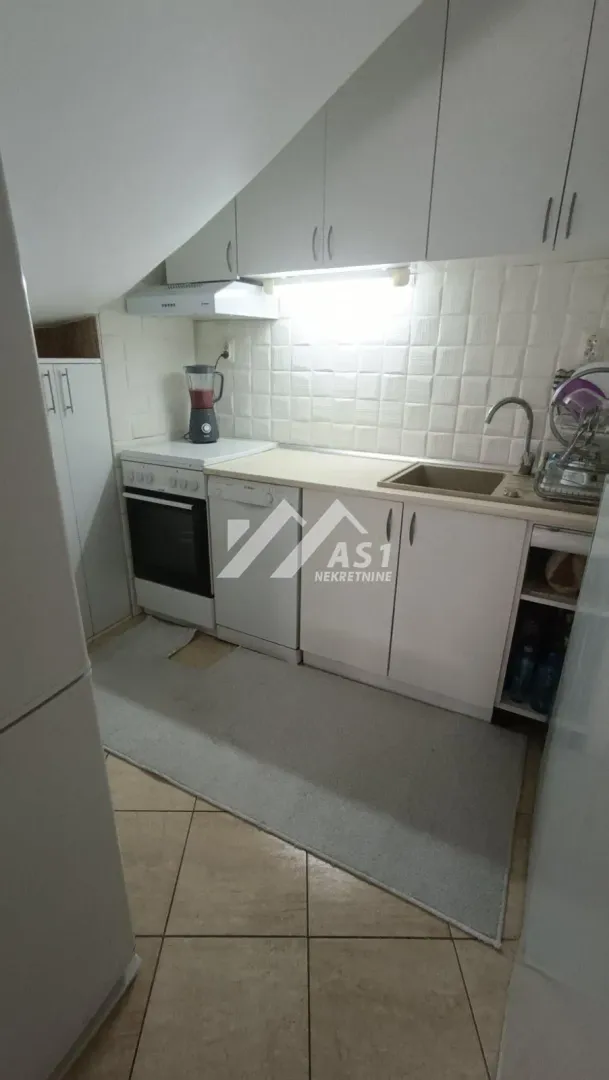 Izdavanje, stan, 105m², Sajam, Novi Sad Sve Podlokacije
