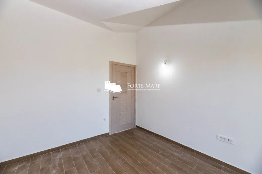 Prodaja, dvosoban stan, 73m², Đenovići, Herceg Novi