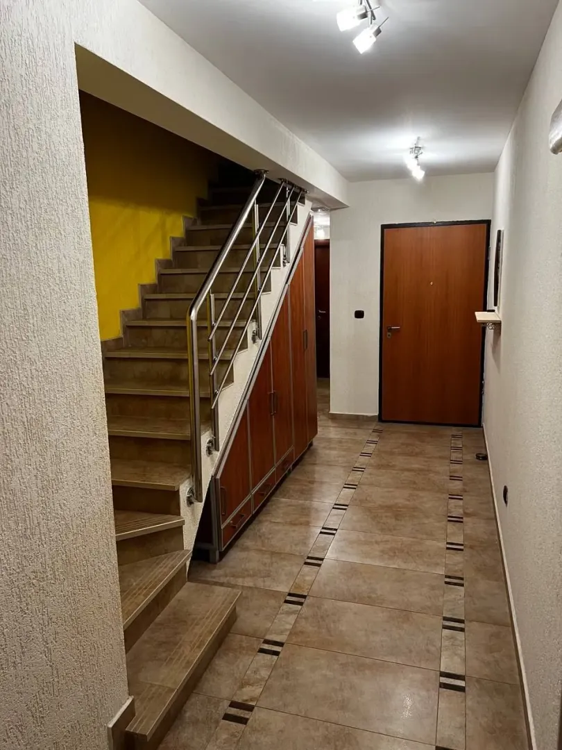 Rent, three bedroom apartment, 183m², Bečići, Budva