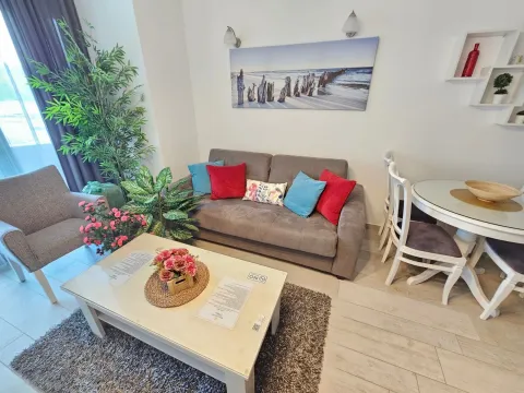 Rent, one bedroom apartment, 57m², Budva, Crna Gora - image 19