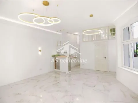 Rent, three bedroom apartment, 106m², Stari Grad, Beograd - image 1