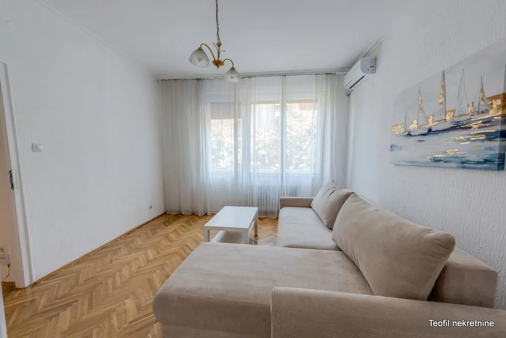 Sale, two bedroom apartment, 65m², Kalenić Pijaca, Vračar Sve Podlokacije