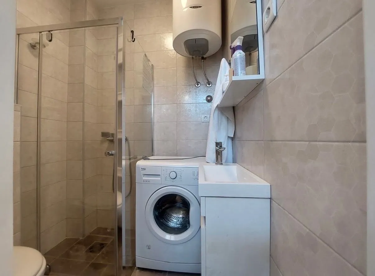 Izdavanje, dvosoban stan, 40m², Mažina, Tivat