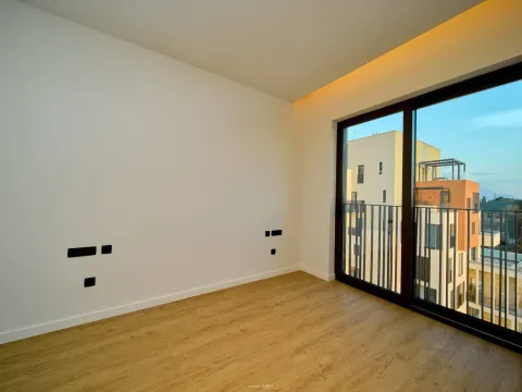 Prodaja, dvosoban stan, 81m², Porto Montenegro, Tivat - image 26