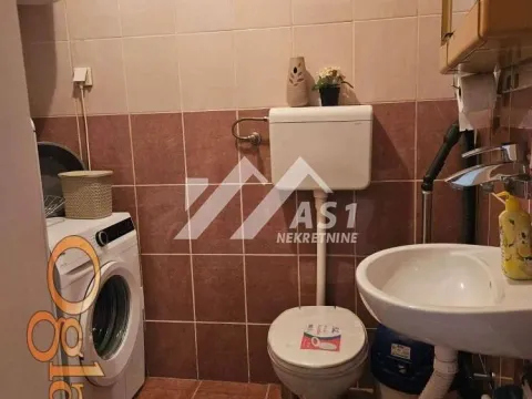 Izdavanje, stan, 20m², Bulevar Evrope, Novi Sad Sve Podlokacije - image 8