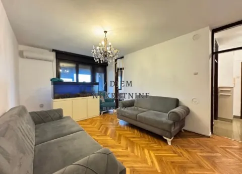 Prodaja, trosoban stan, 96m², Blok 6, Podgorica - image 2