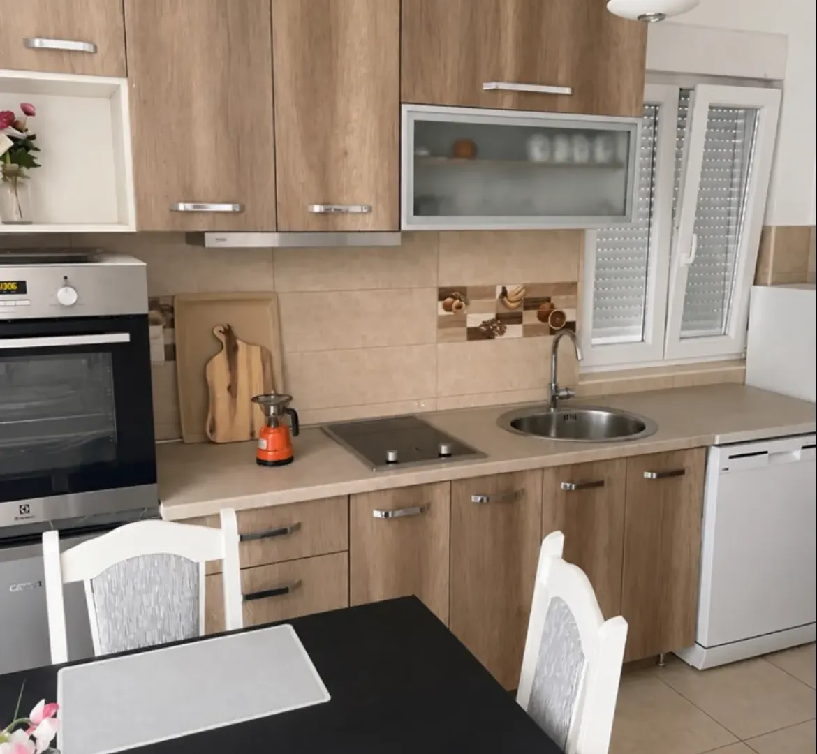Izdavanje, jednosoban stan, 45m², Bijela, Herceg Novi