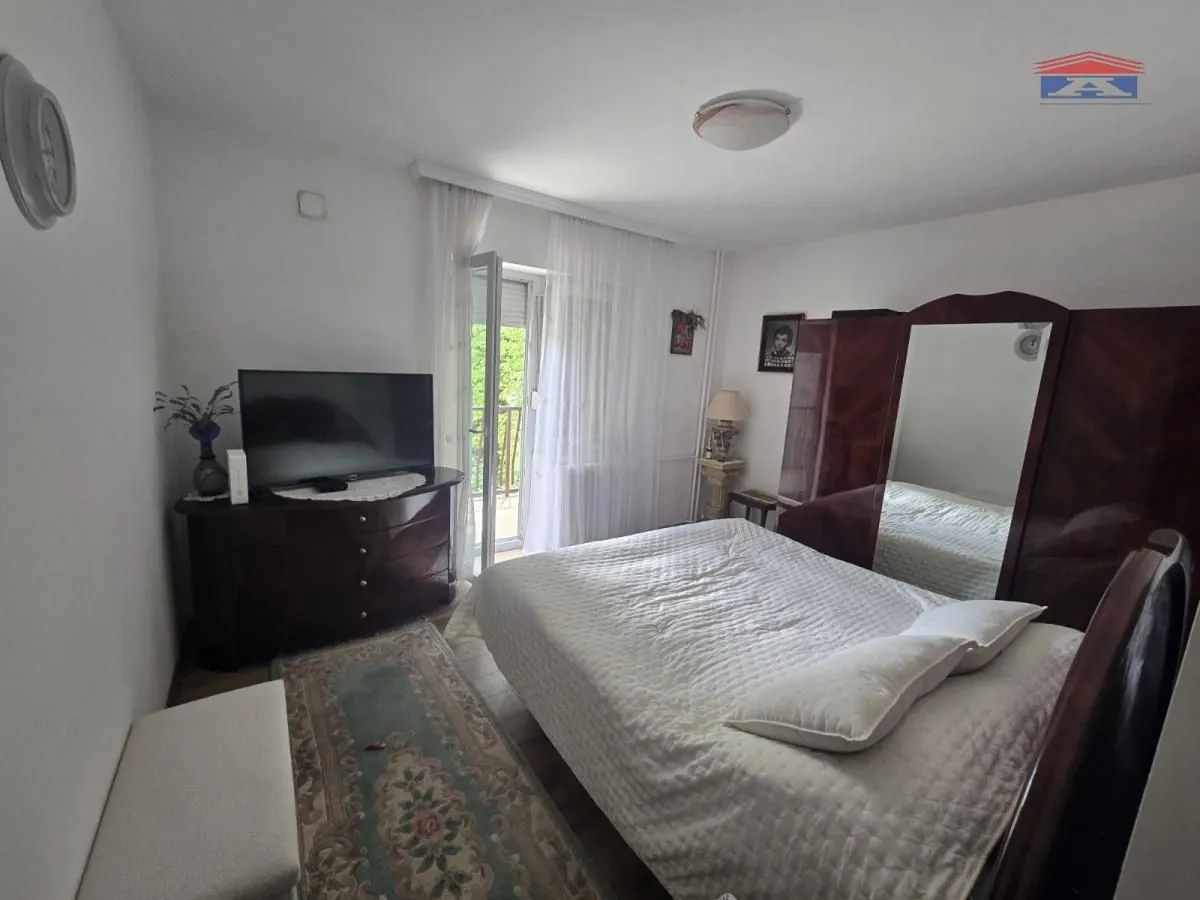 Prodaja, četvorosoban stan, 108m², Grbavica, Novi Sad Sve Podlokacije