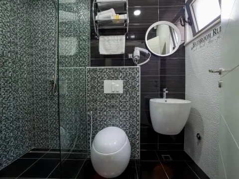 Izdavanje, kuća, 150m², Stoliv, Kotor - image 13