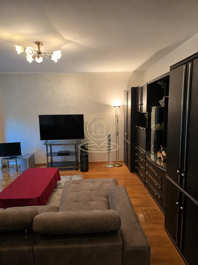 Izdavanje, dvosoban stan, 95m², Grbavica, Novi Sad Sve Podlokacije
