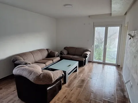 Izdavanje, kuća, 80m², Lješevići, Kotor - image 14