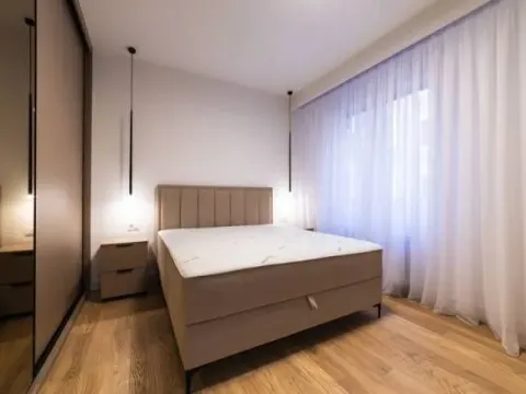 Izdavanje, četvorosoban stan, 140m², Crveni Krst, Beograd - image 16