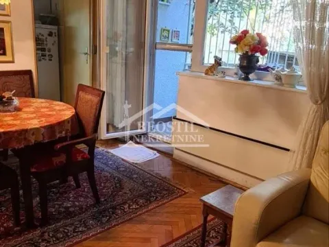 Prodaja, trosoban stan, 77m², Stari Grad, Beograd - image 2