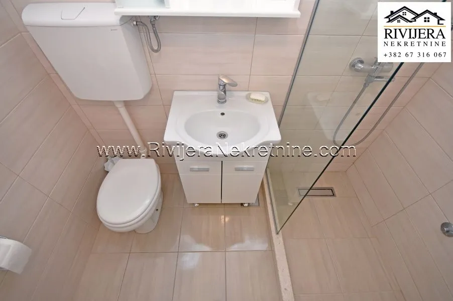 Prodaja, stan, 54m², Baošići, Herceg Novi