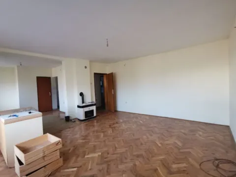 Prodaja, kuća, 440m², Kragujevac, Srbija - image 3